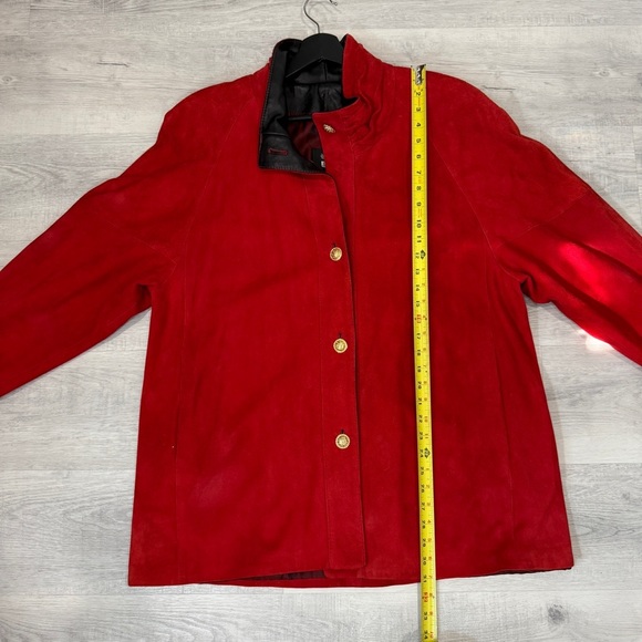 Chic Red Leather Power Jacket for Women Size M - Vintage 1980s Coat - Picture 8 of 17